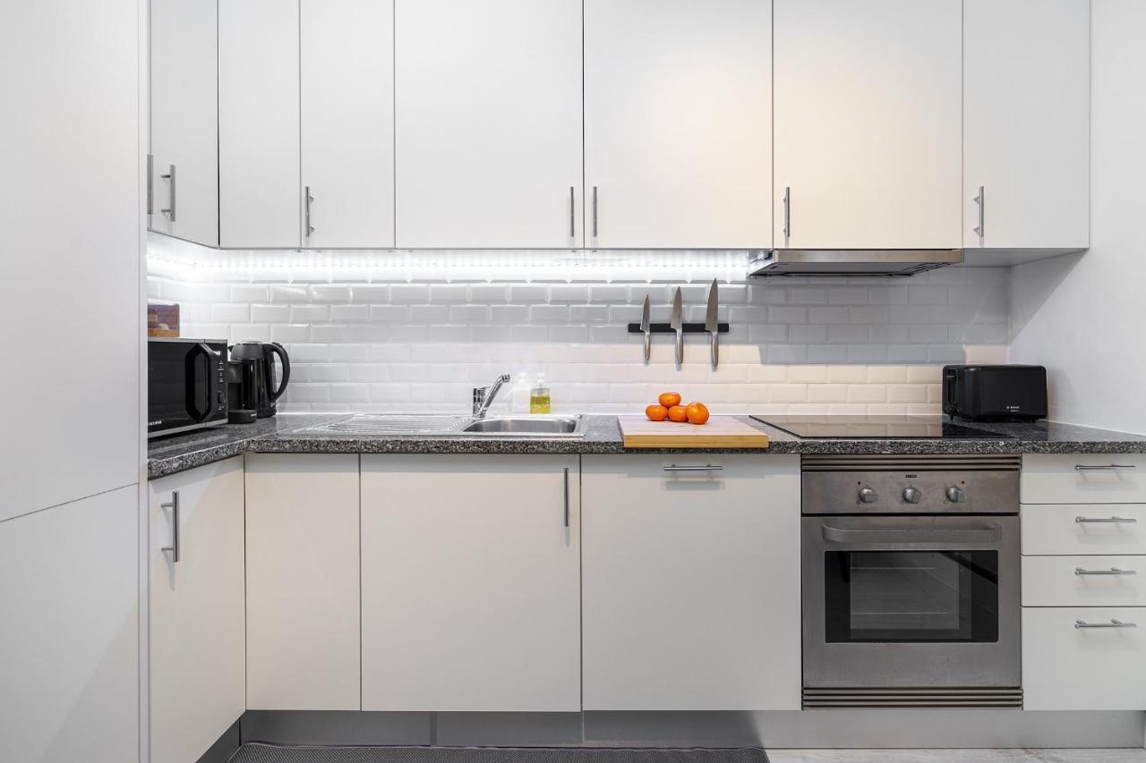 Whome Lisbon'S Best Kept Secret: 2-Bed W/Ac & Patio エクステリア 写真