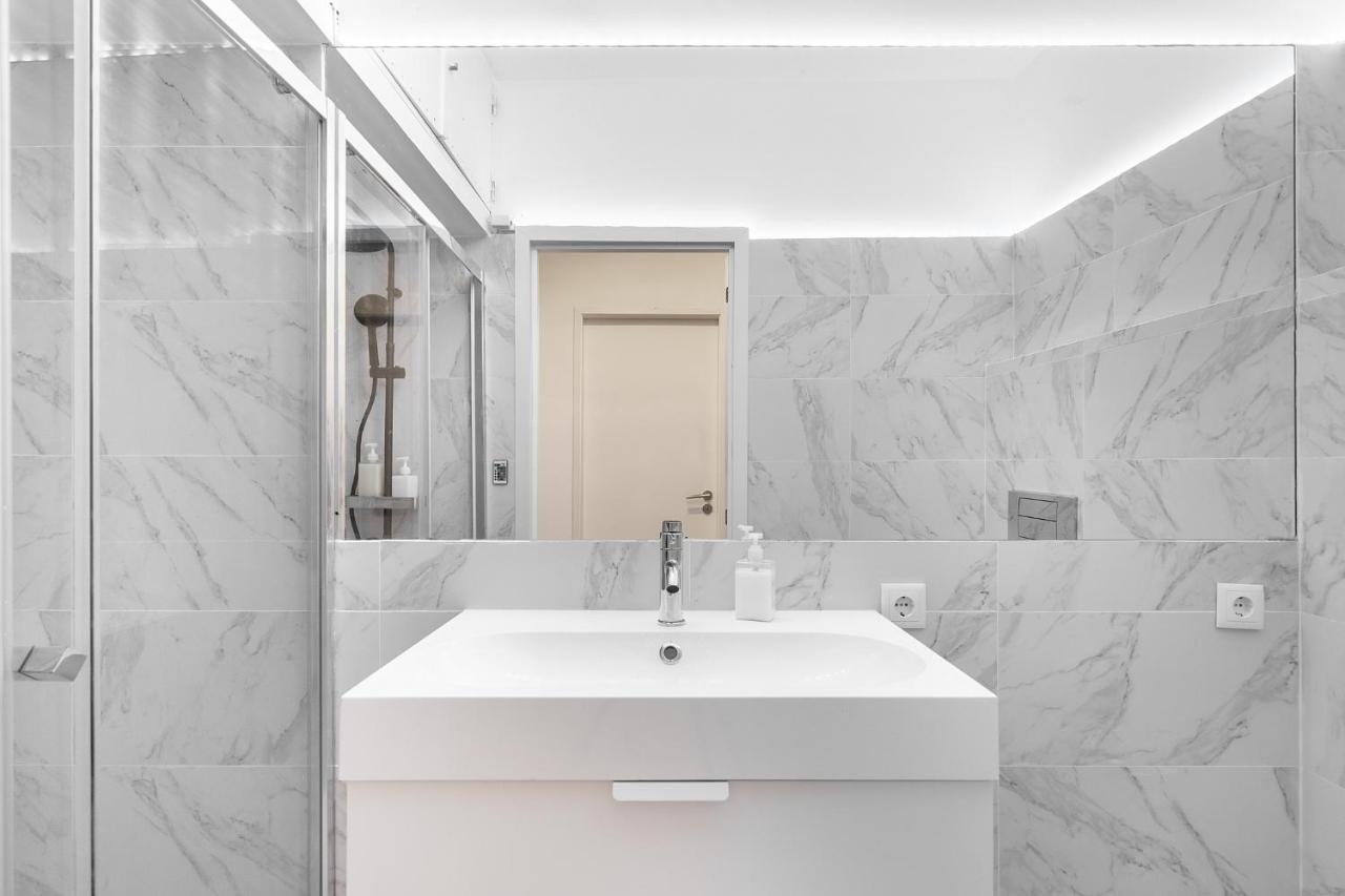 Whome Lisbon'S Best Kept Secret: 2-Bed W/Ac & Patio エクステリア 写真